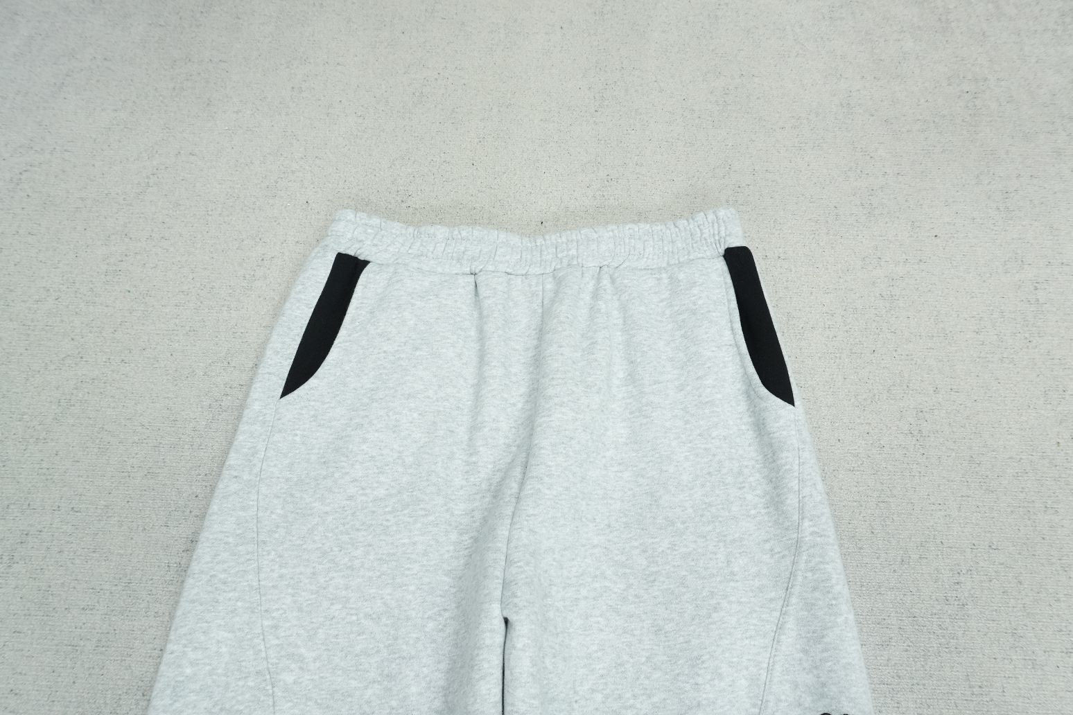 M - SWEATPANTS