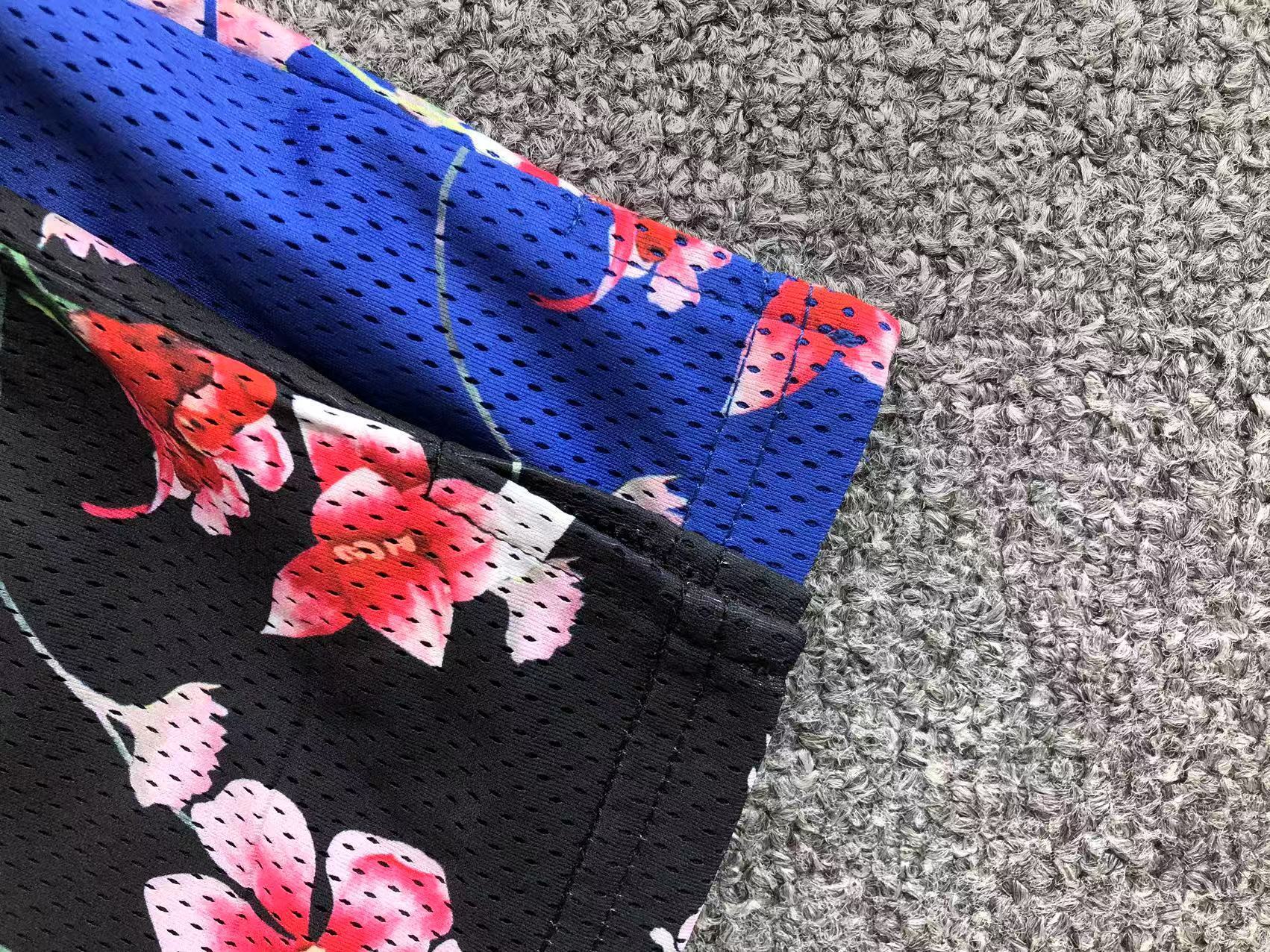 R - SHORTS