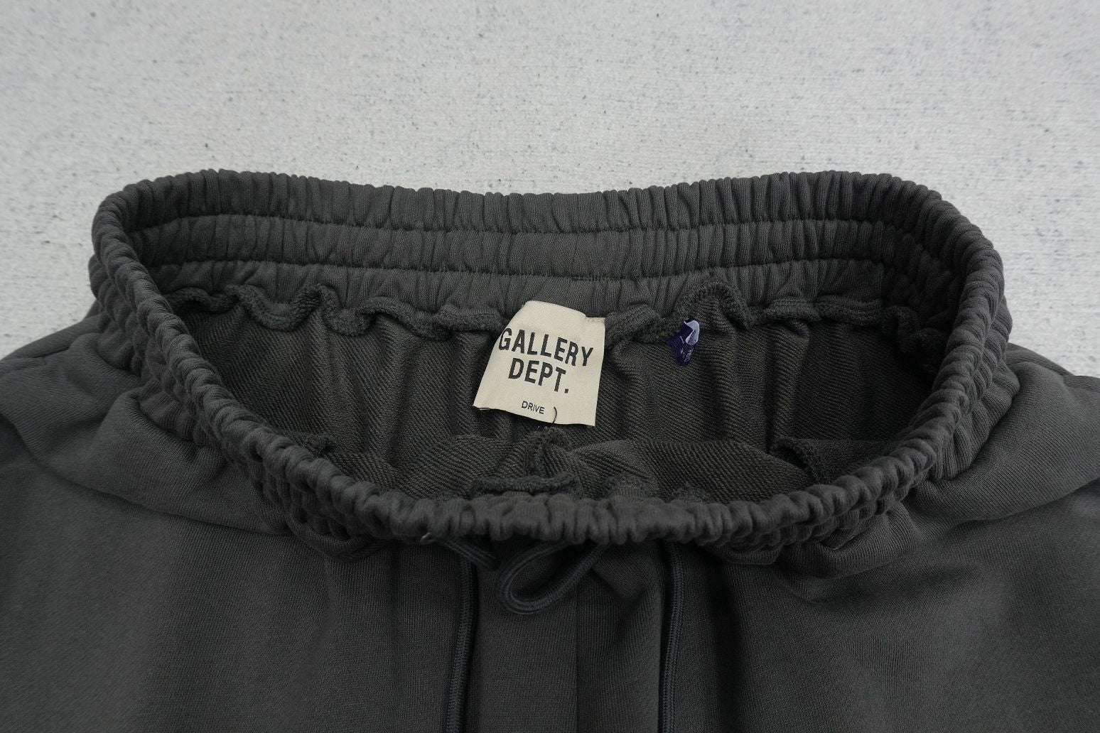 G - SWEATPANTS