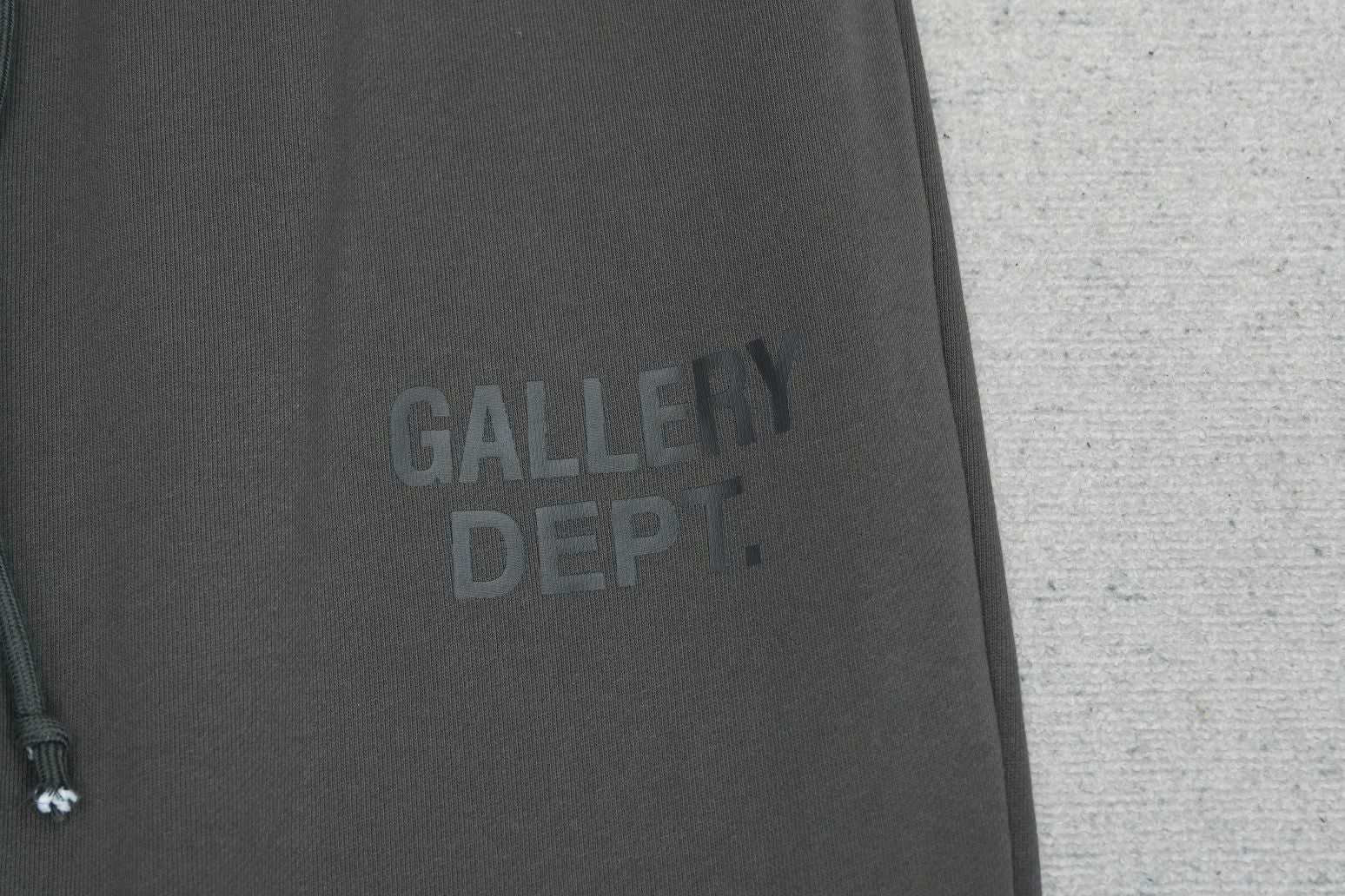 G - SWEATPANTS
