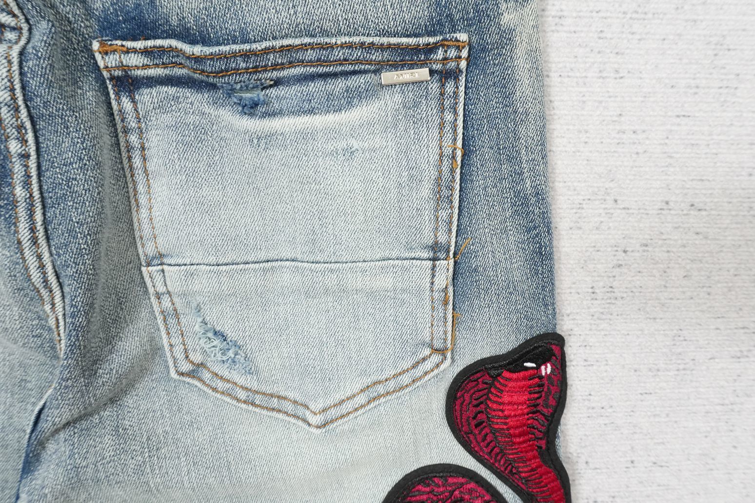 A - JEANS