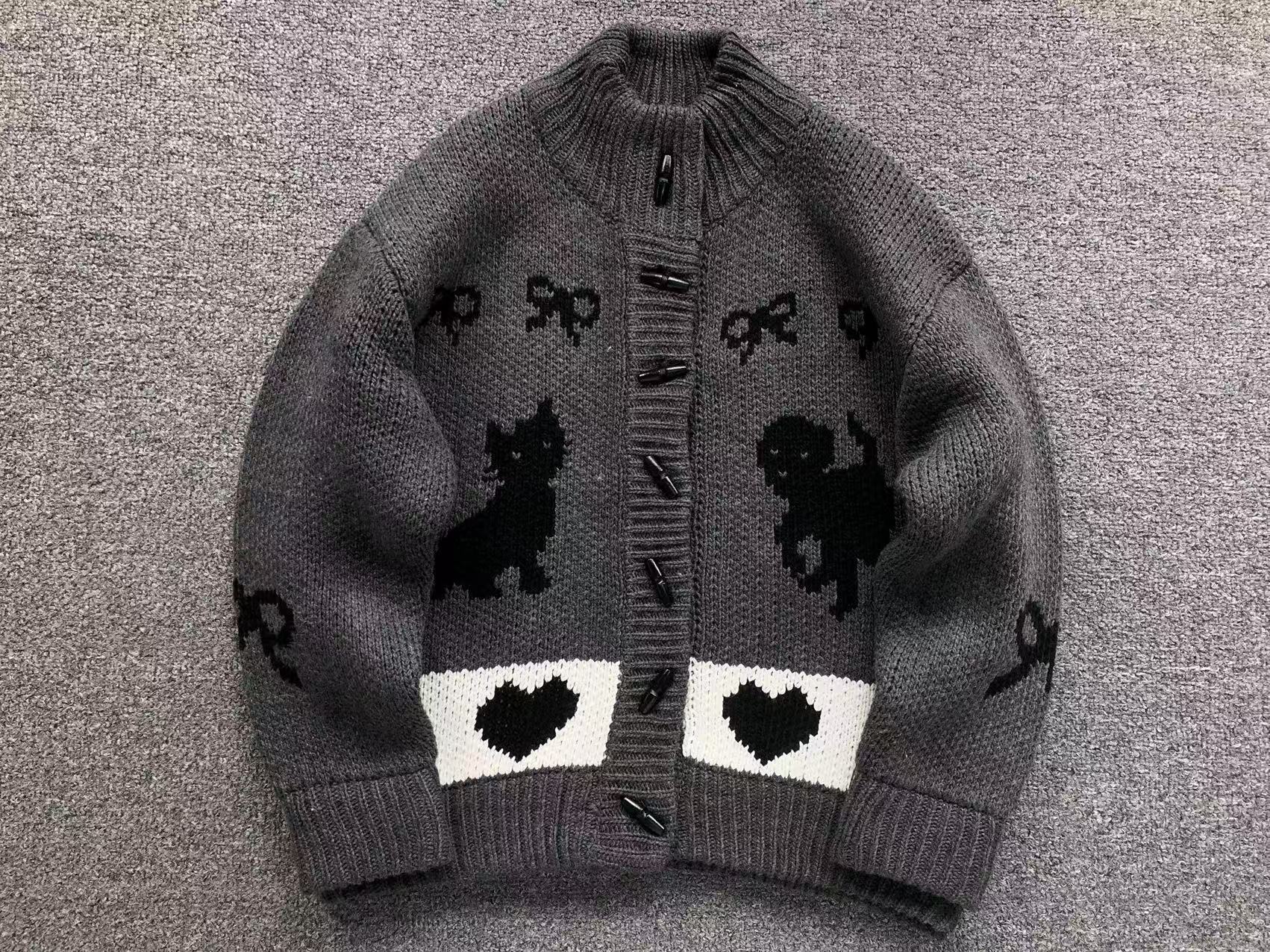 O - SWEATER