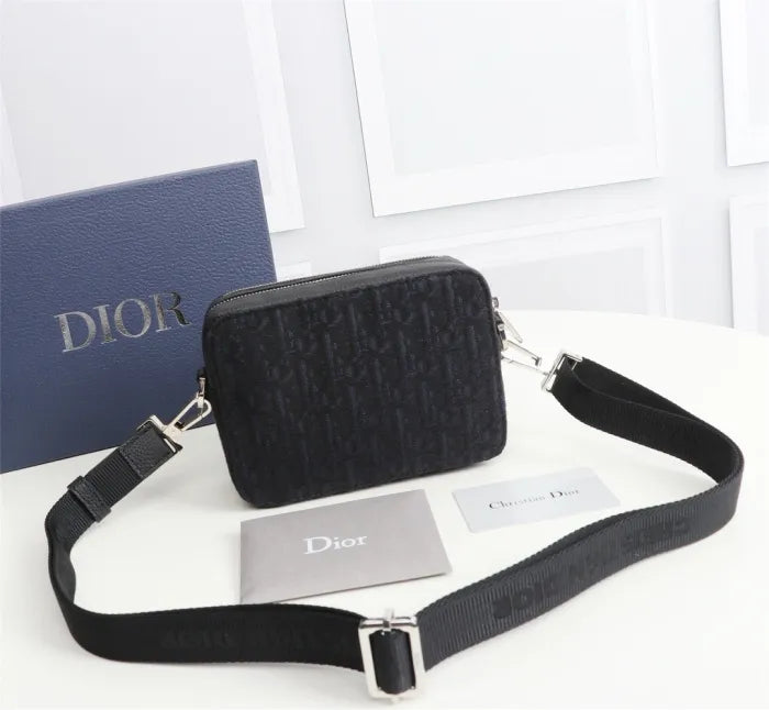 D - TASCHE