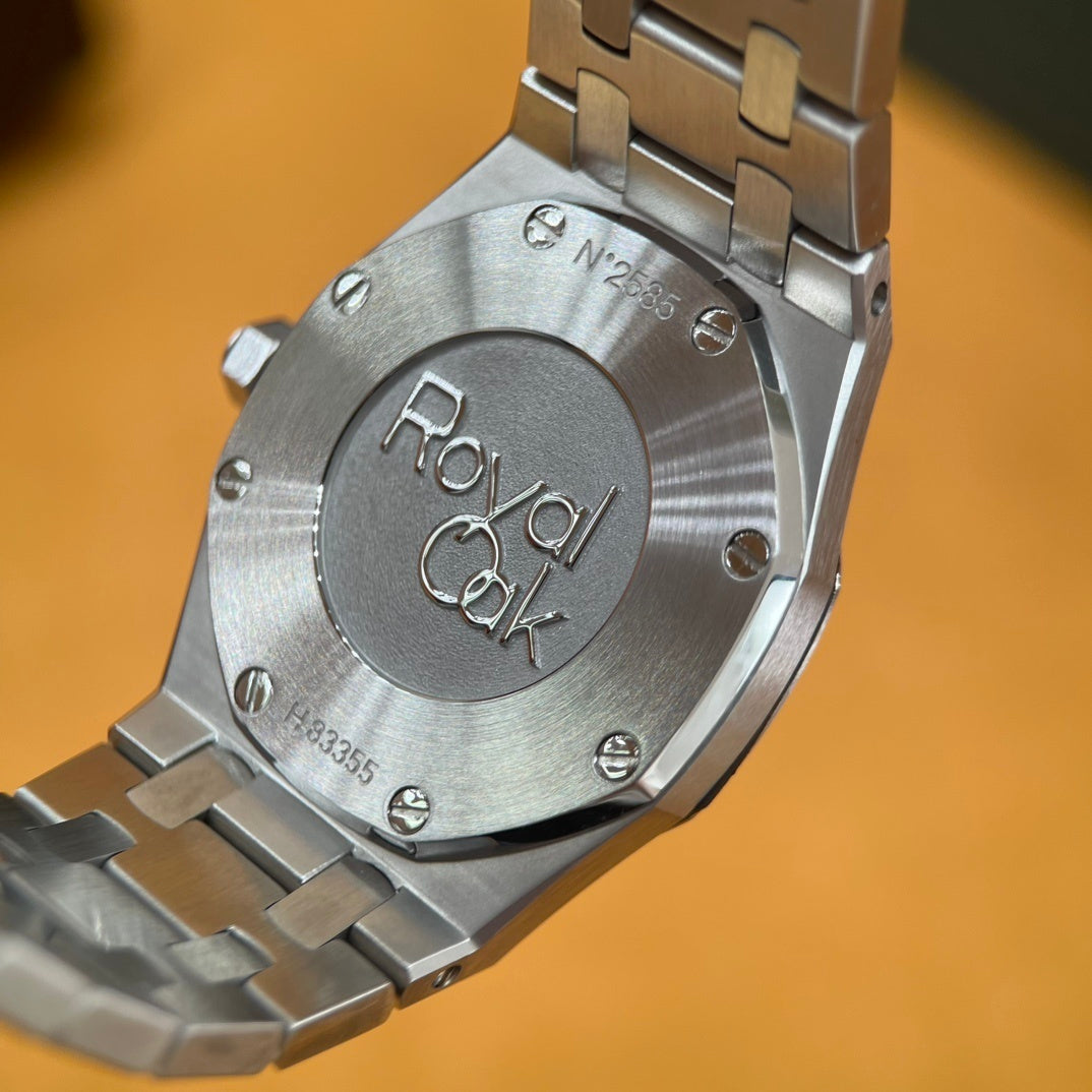 P - Watch