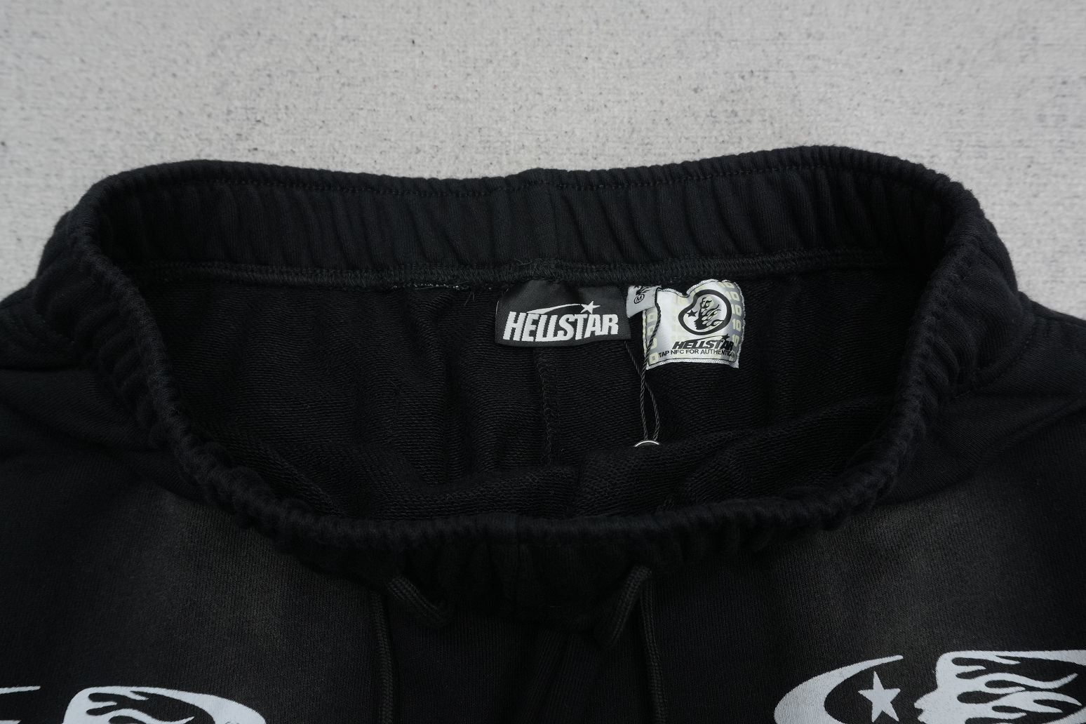 H - SWEATPANTS