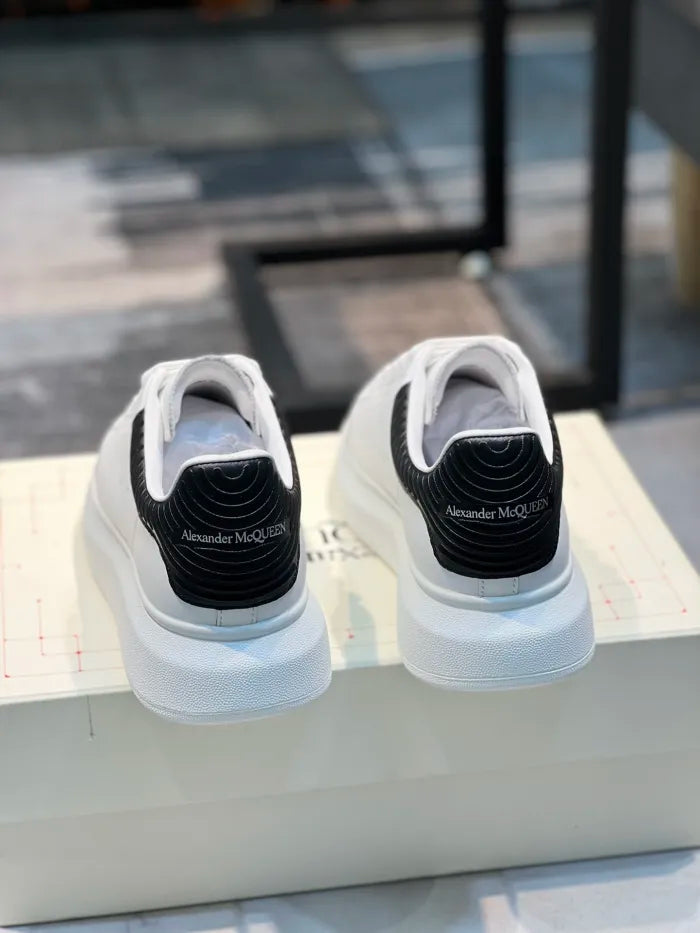 A - SNEAKERS