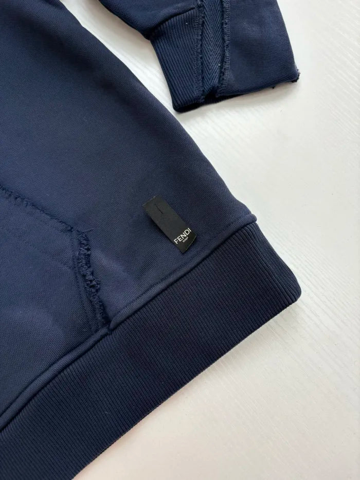 F  - SWEATER