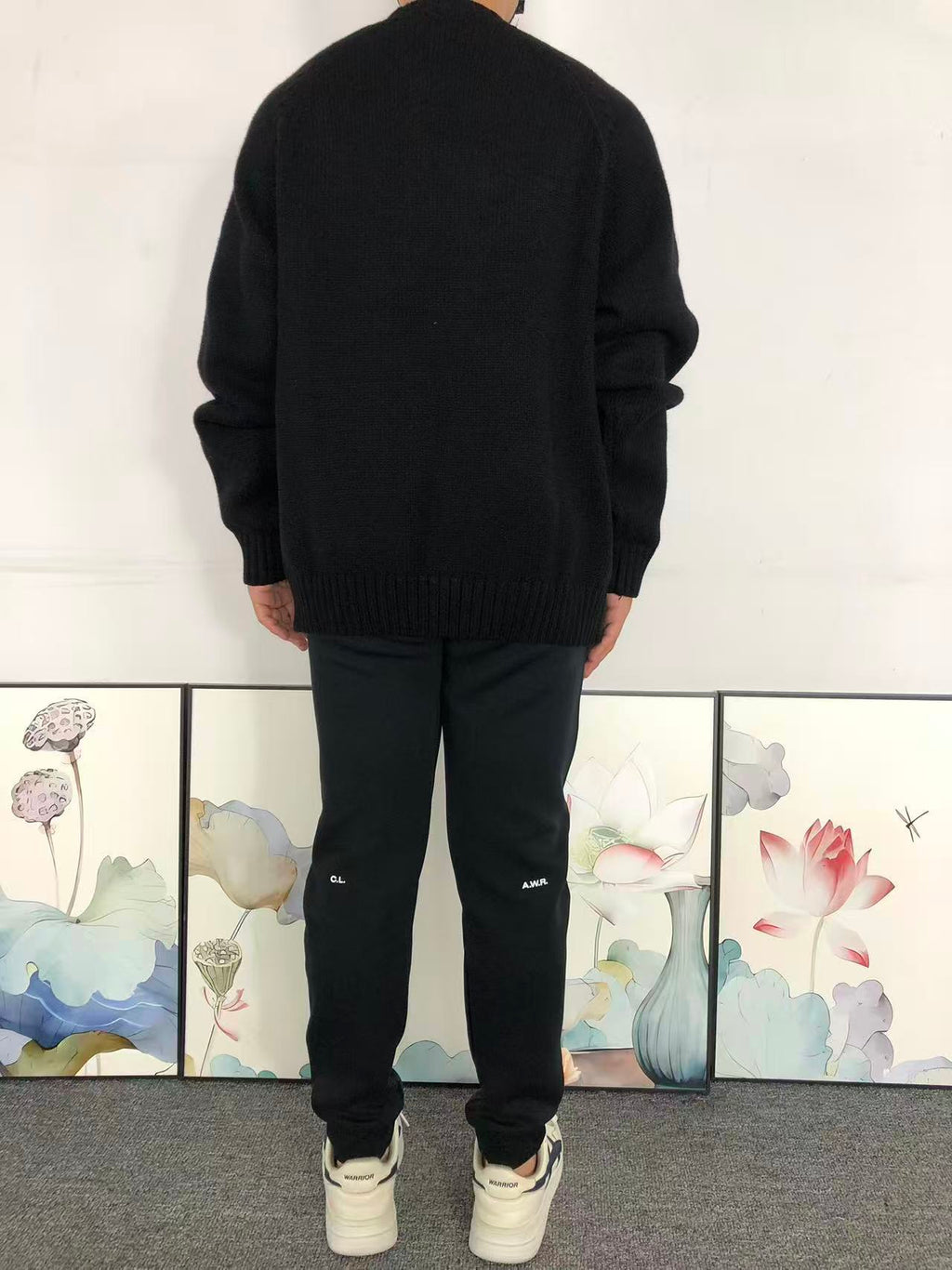 U - SWEATER