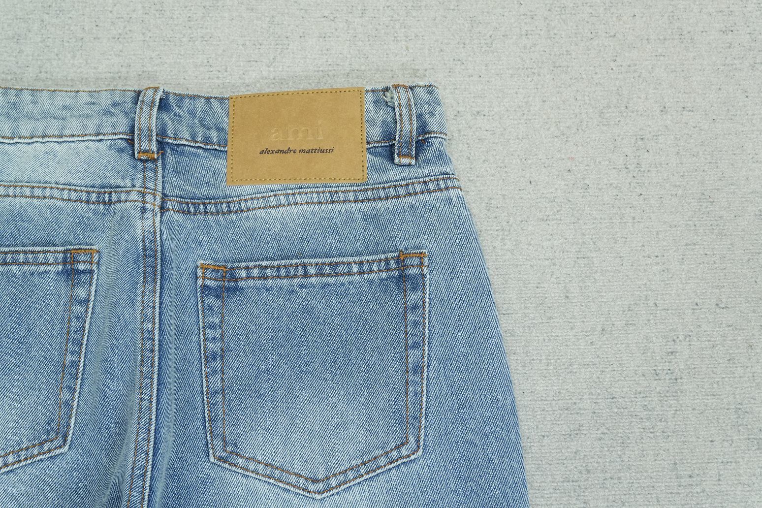 A - JEANS