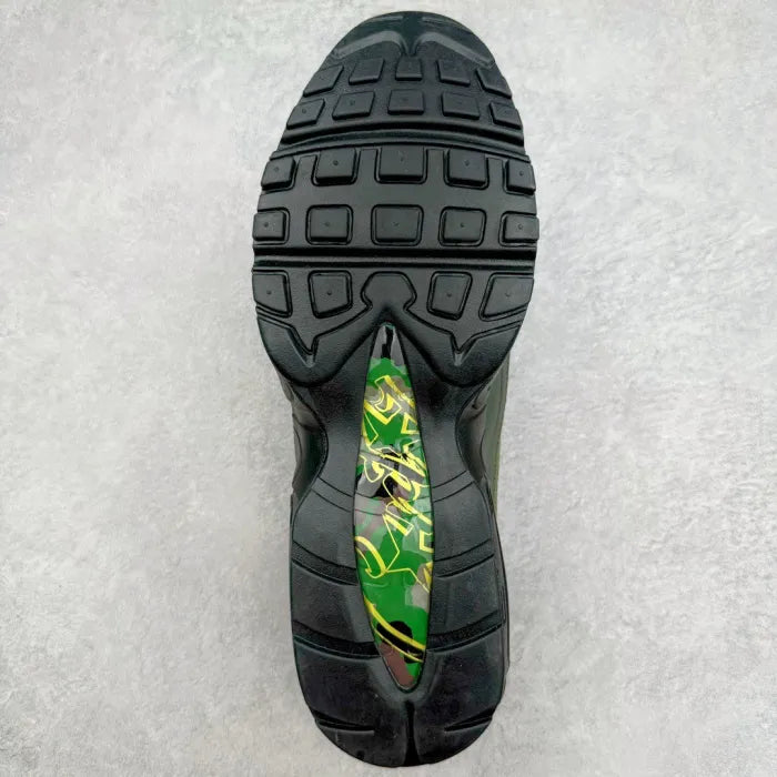 C - SNEAKERS