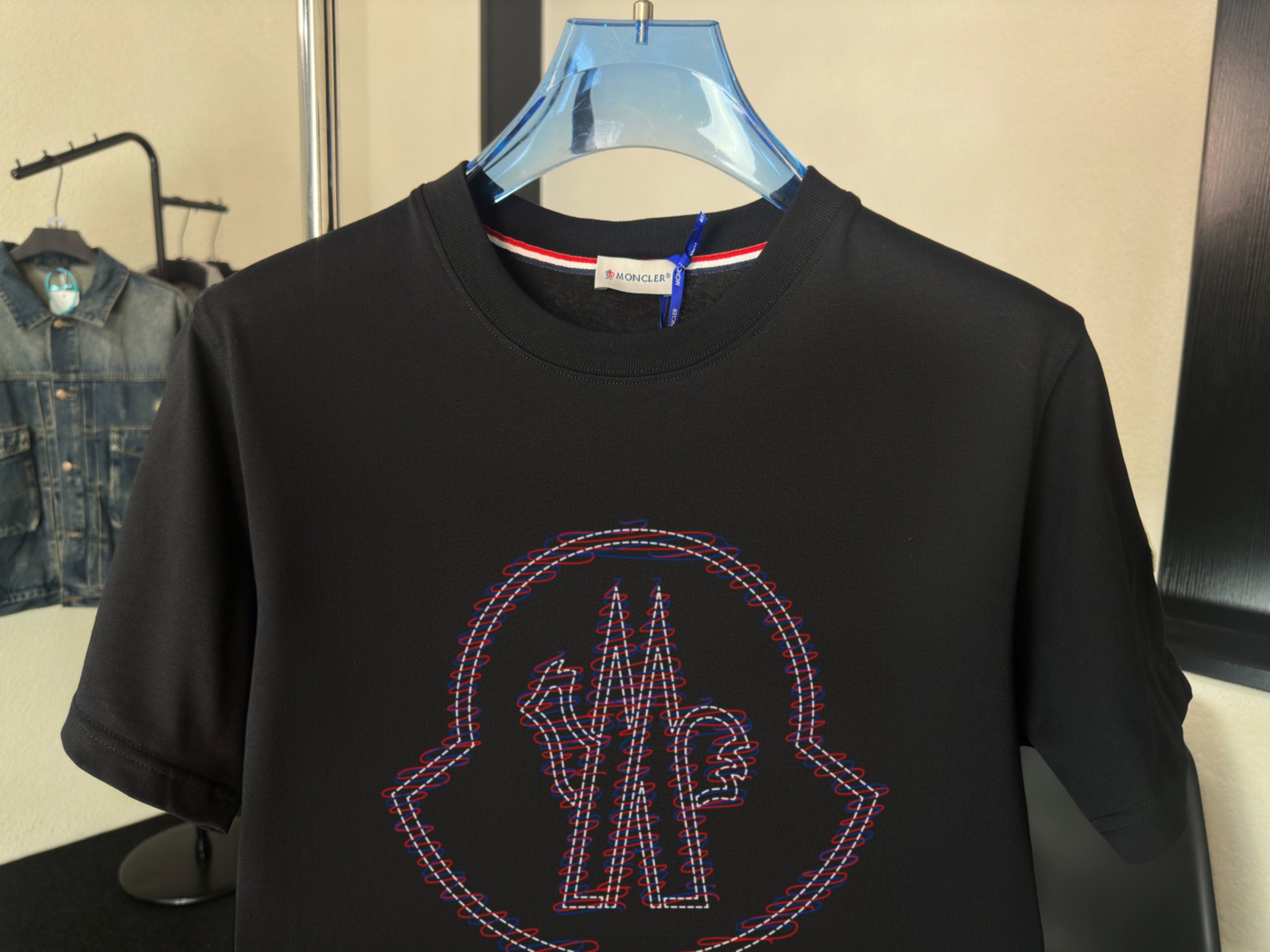 M - TSHIRT