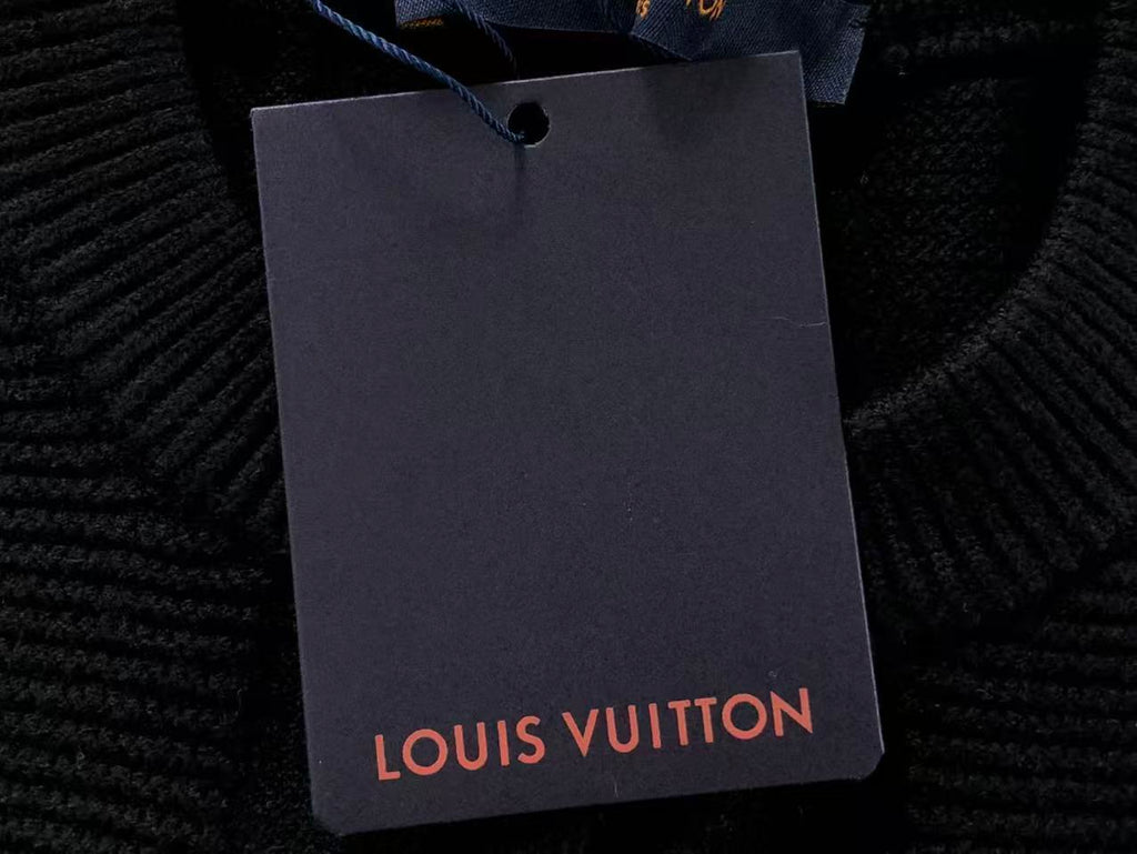 L - SWEATER