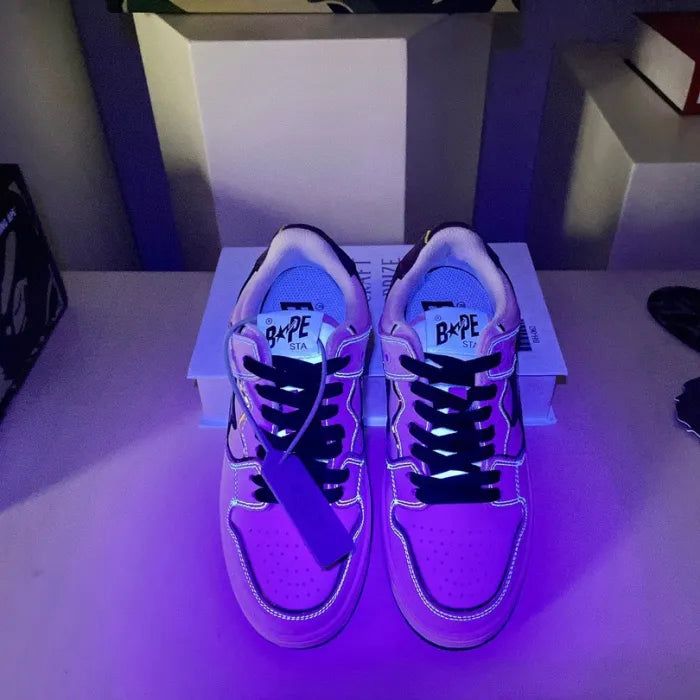 B - SNEAKERS