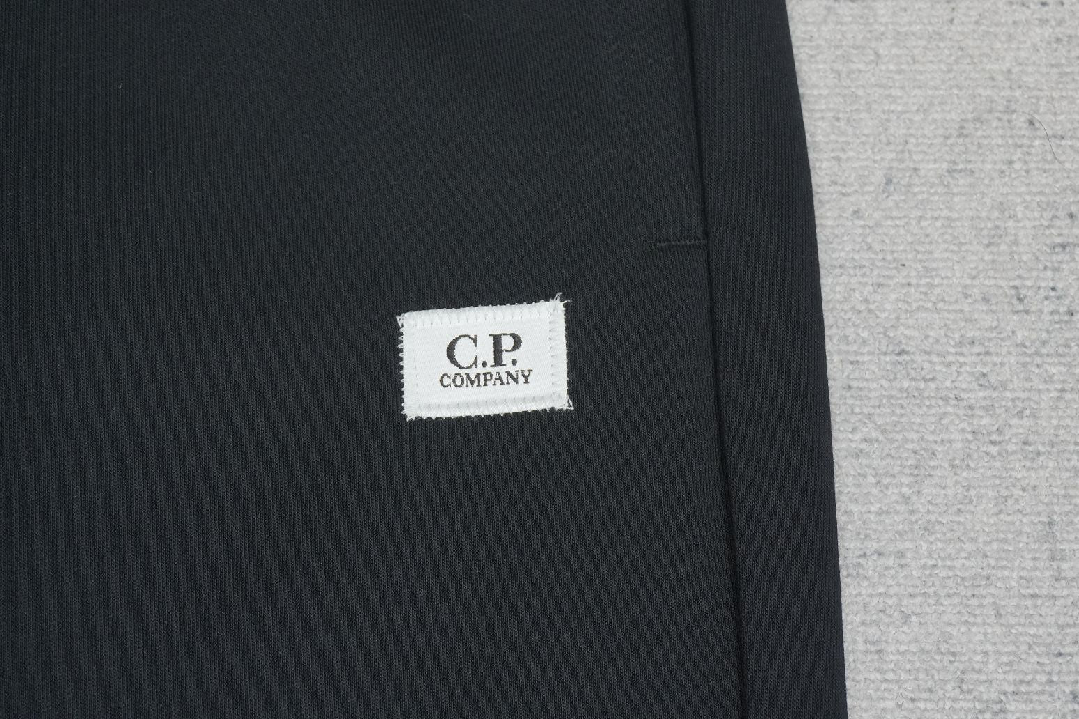 C - SWEATPANTS