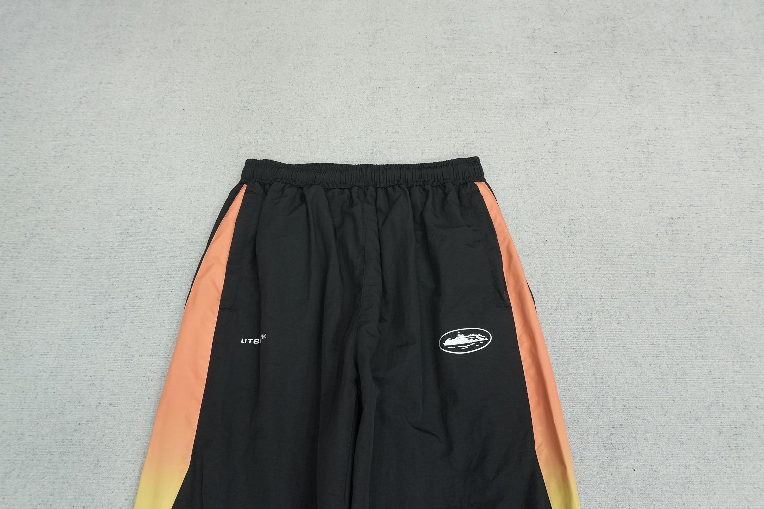 C - SWEATPANTS
