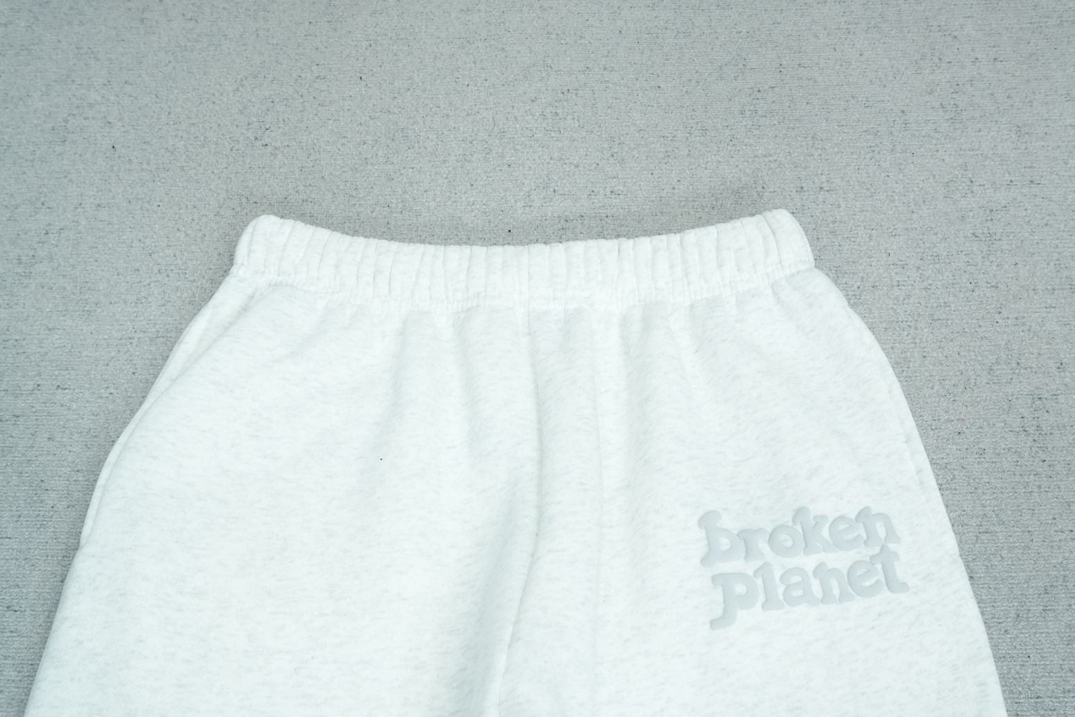 B - SWEATPANTS