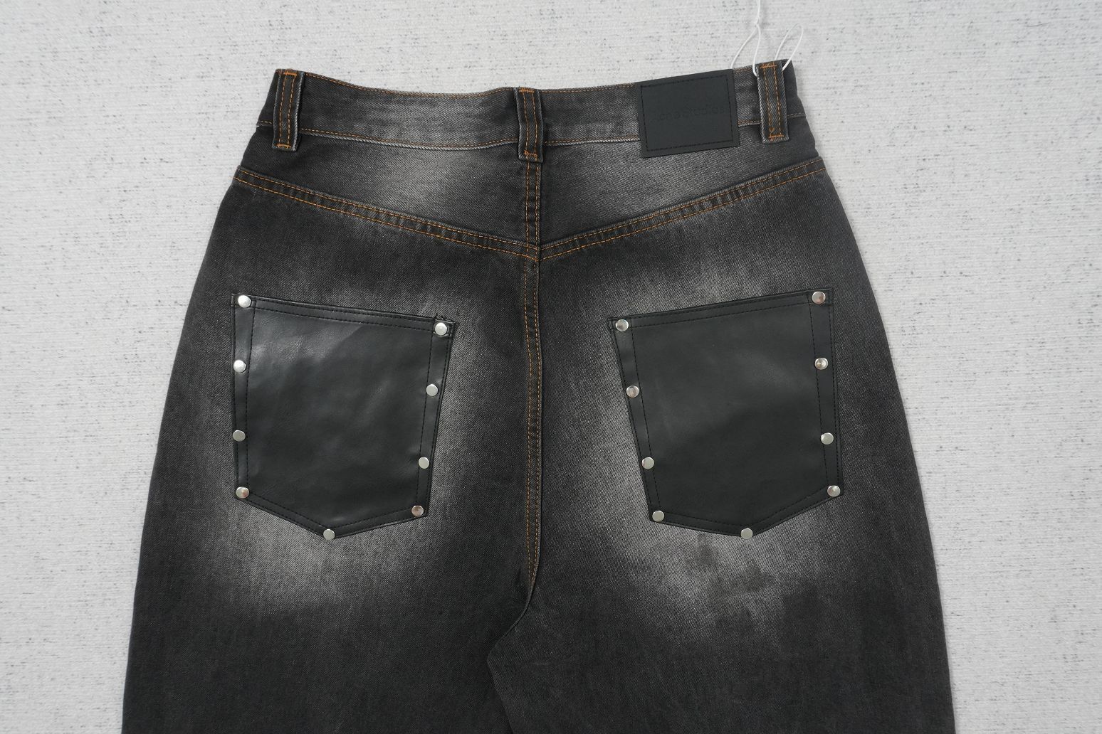 A - JEANS