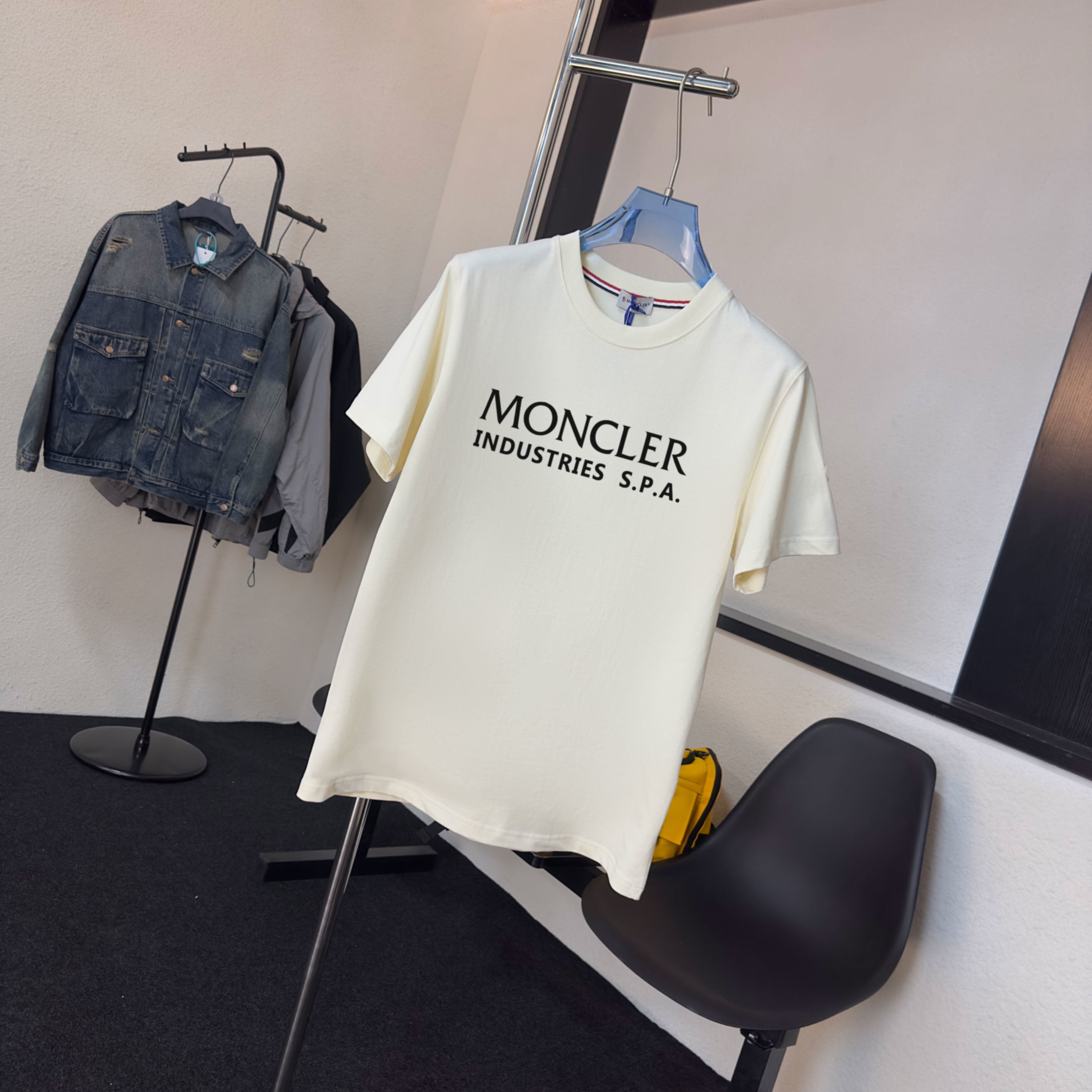 M - TSHIRT