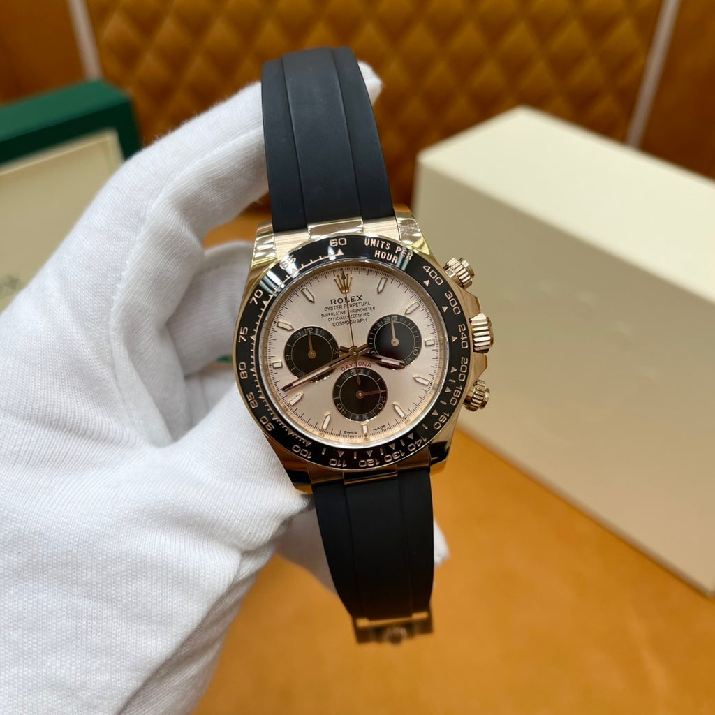 M - Watch