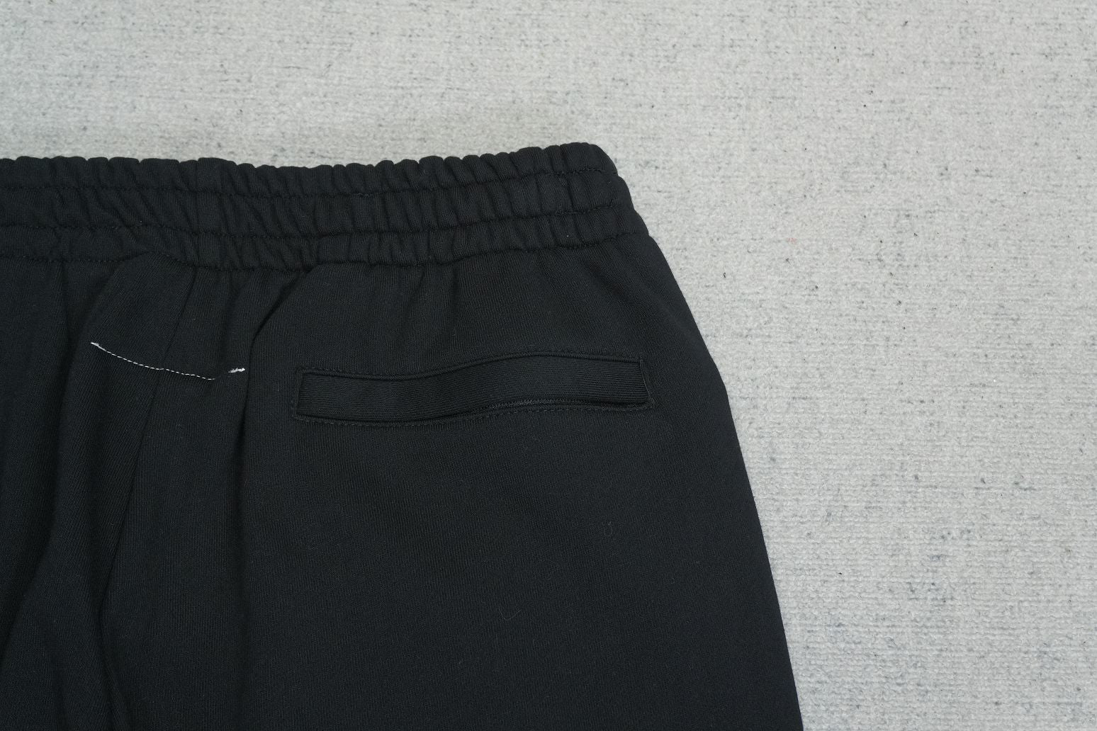 M - SWEATPANTS