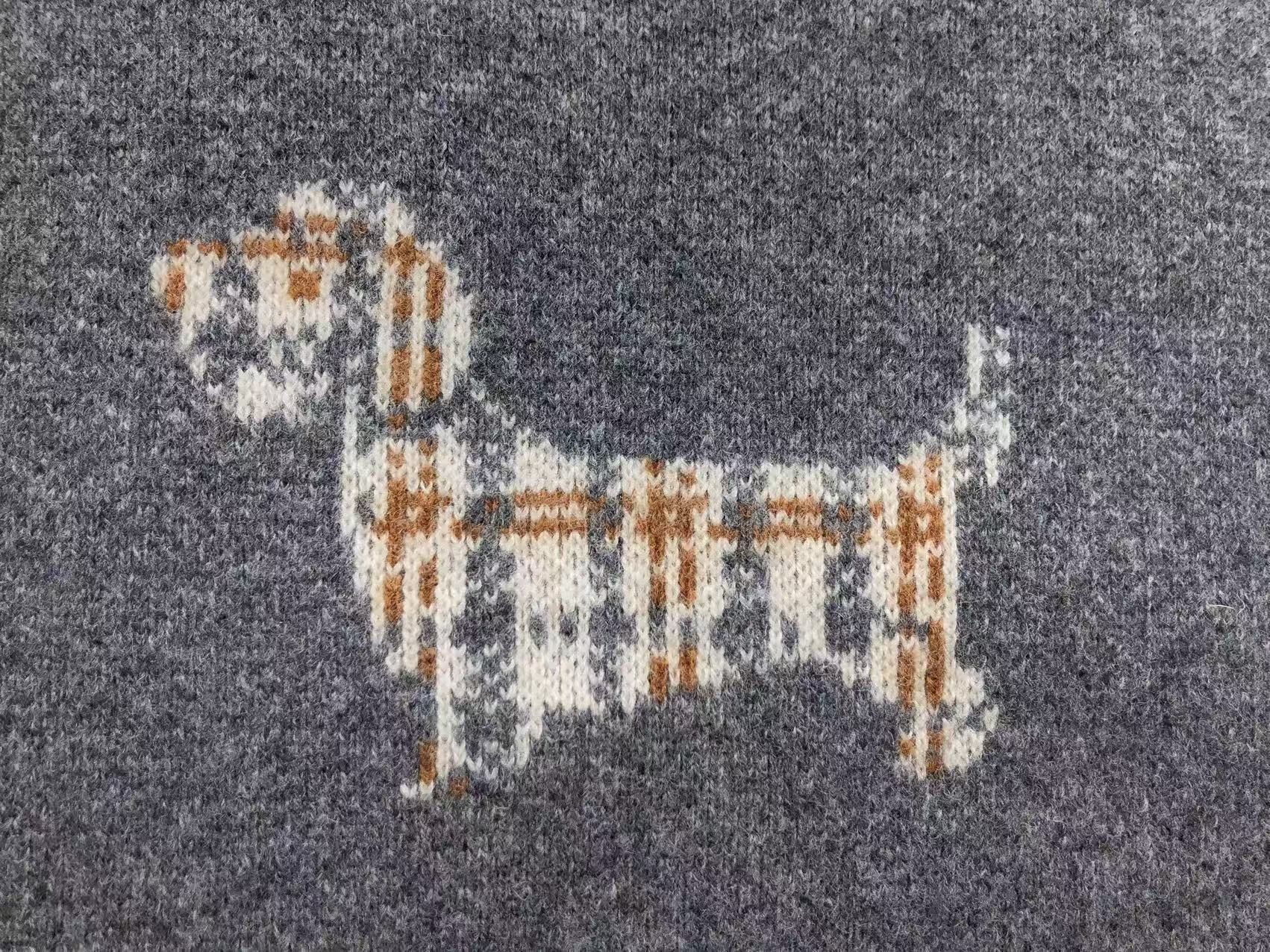 T - SWEATER