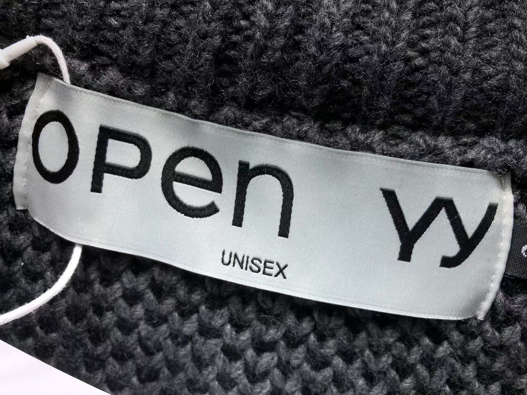 O - SWEATER