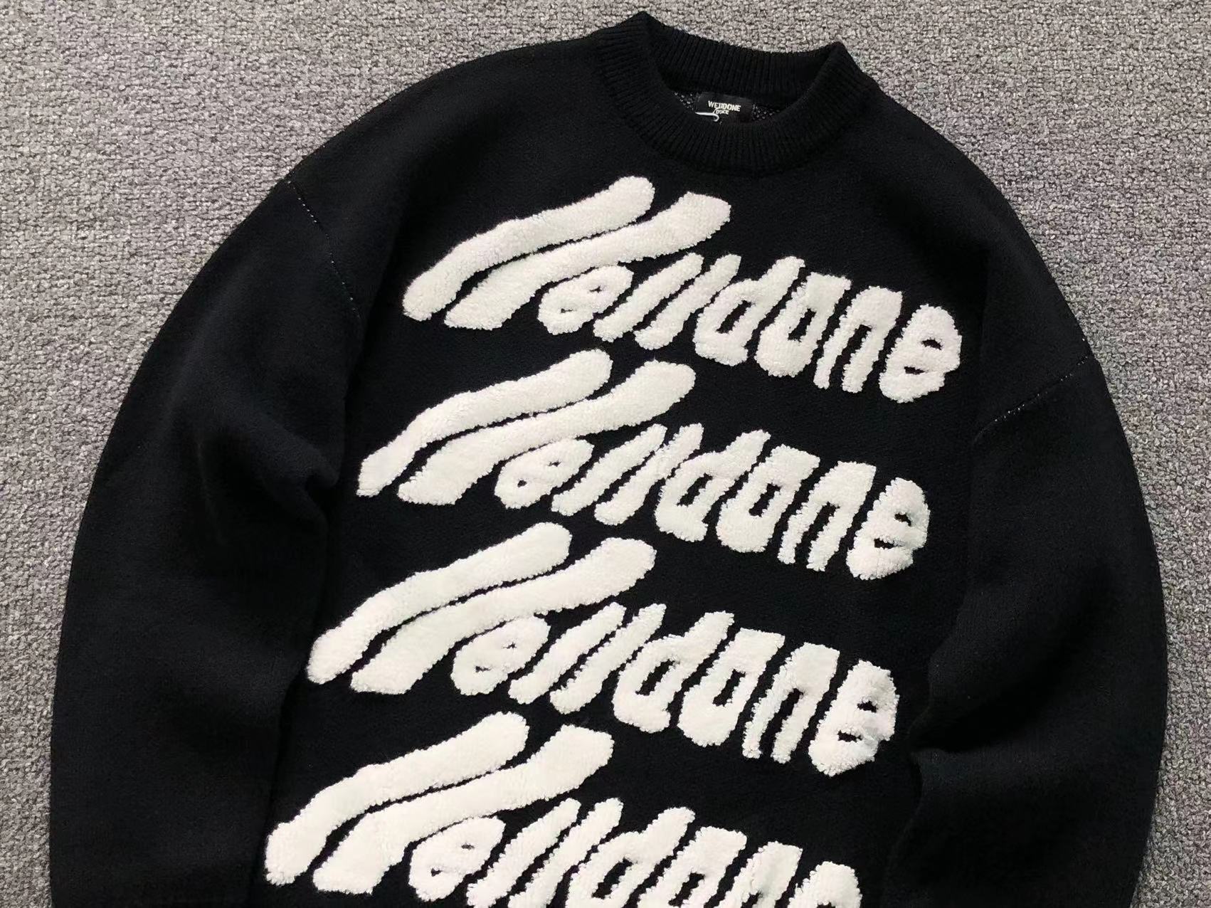 W - SWEATER
