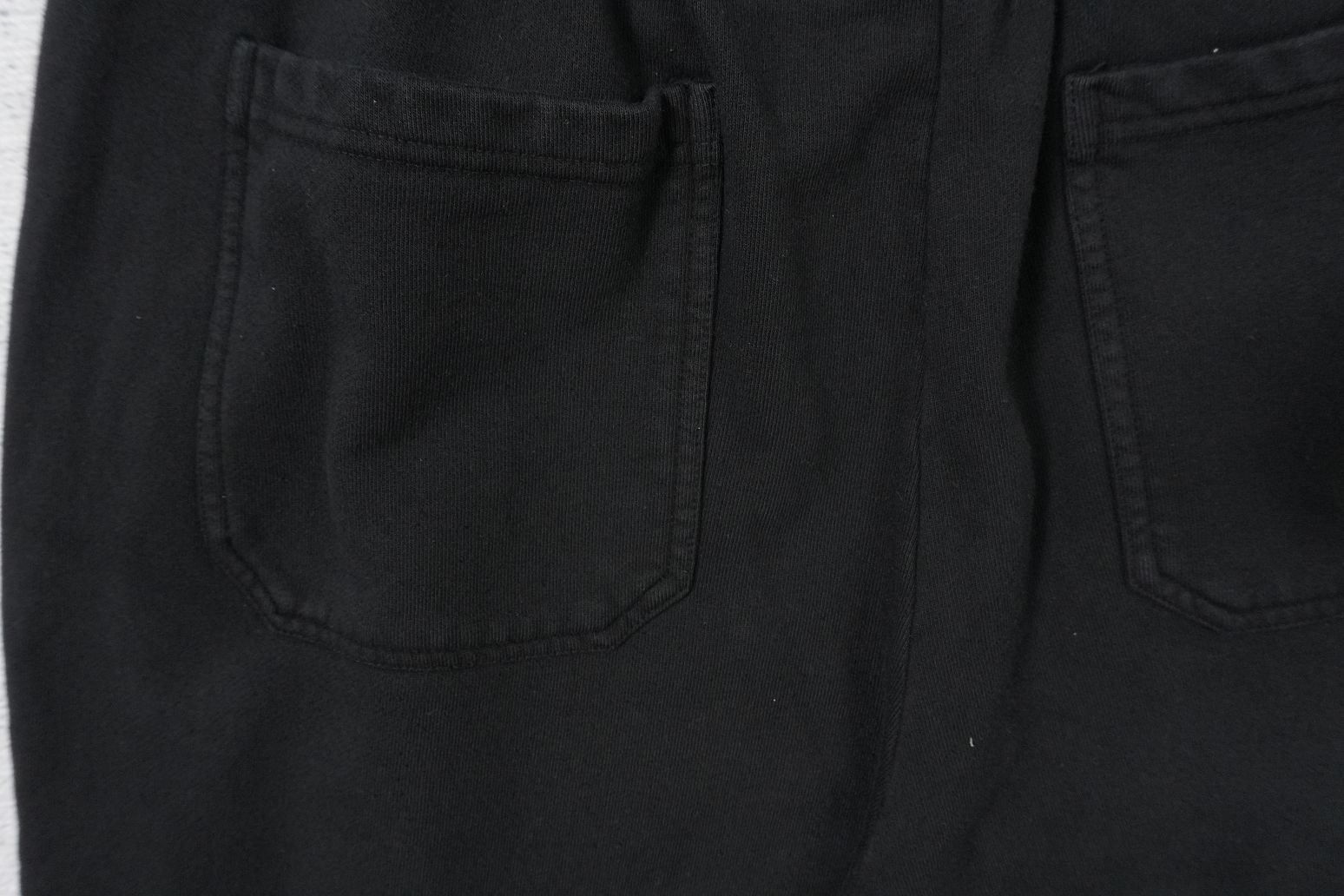 H - SWEATPANTS