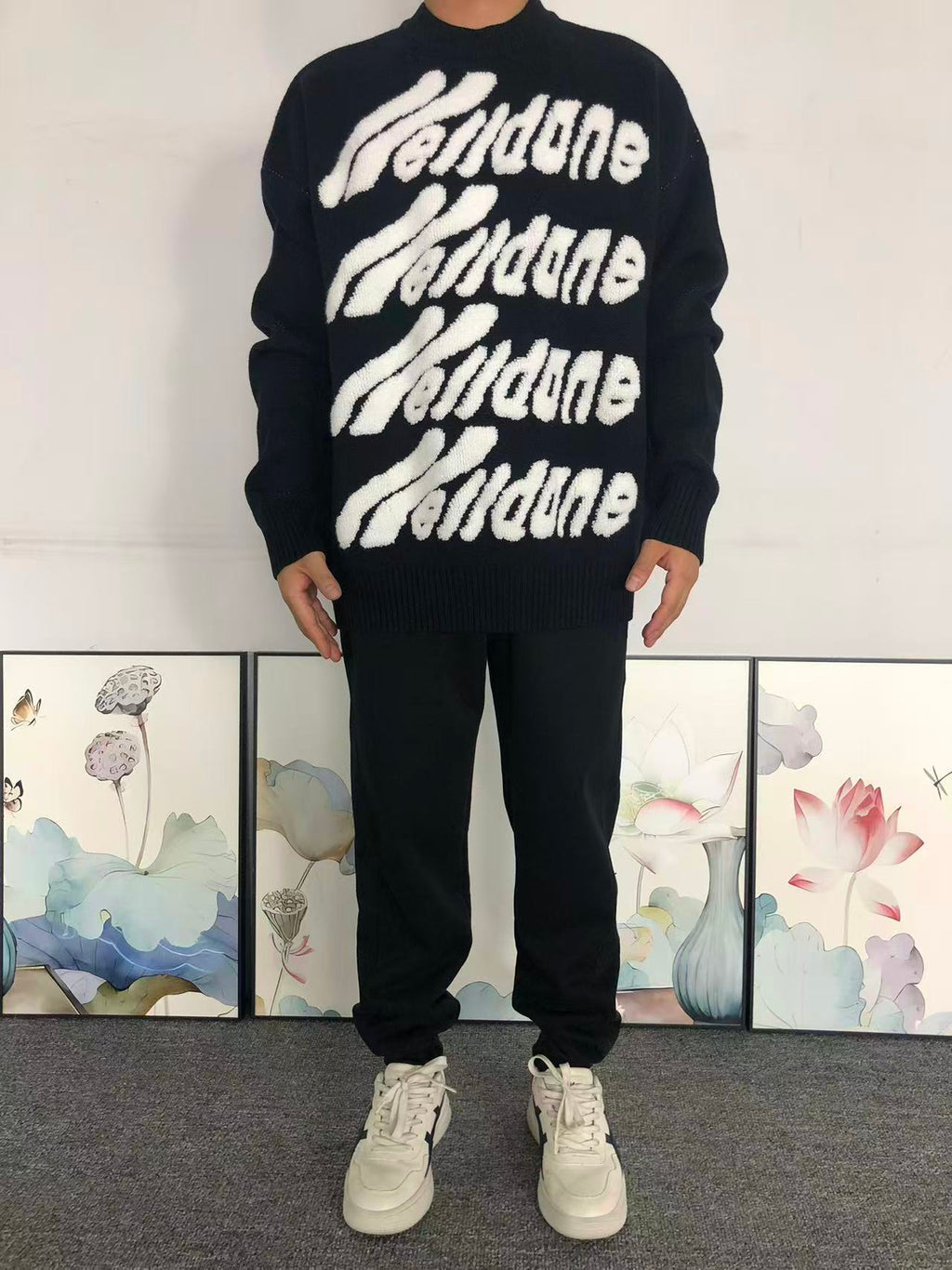 W - SWEATER