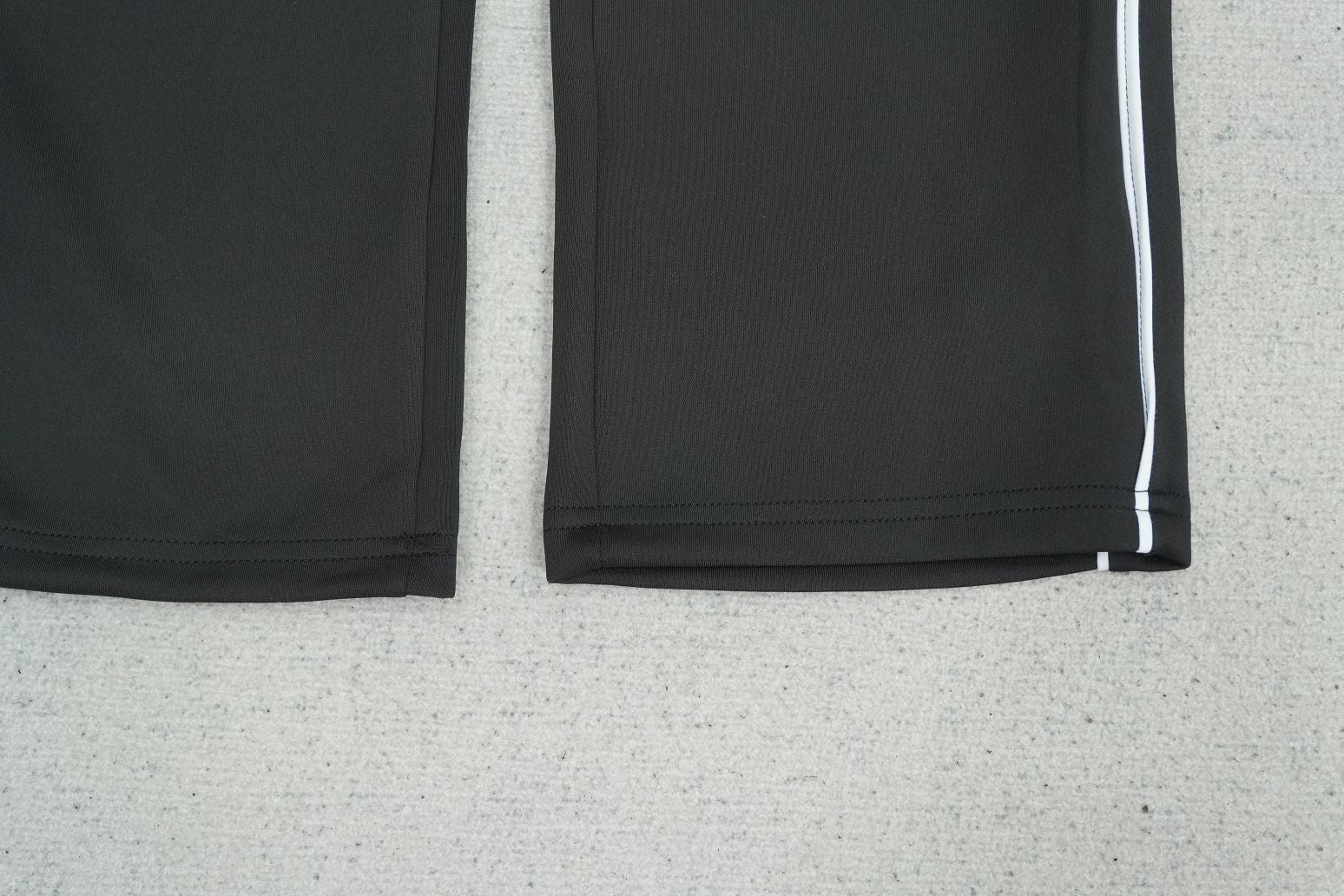 C - SWEATPANTS