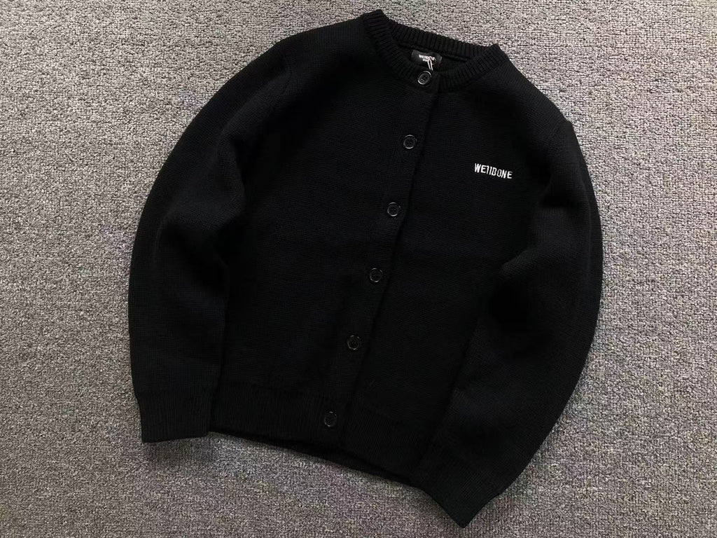 W - SWEATER