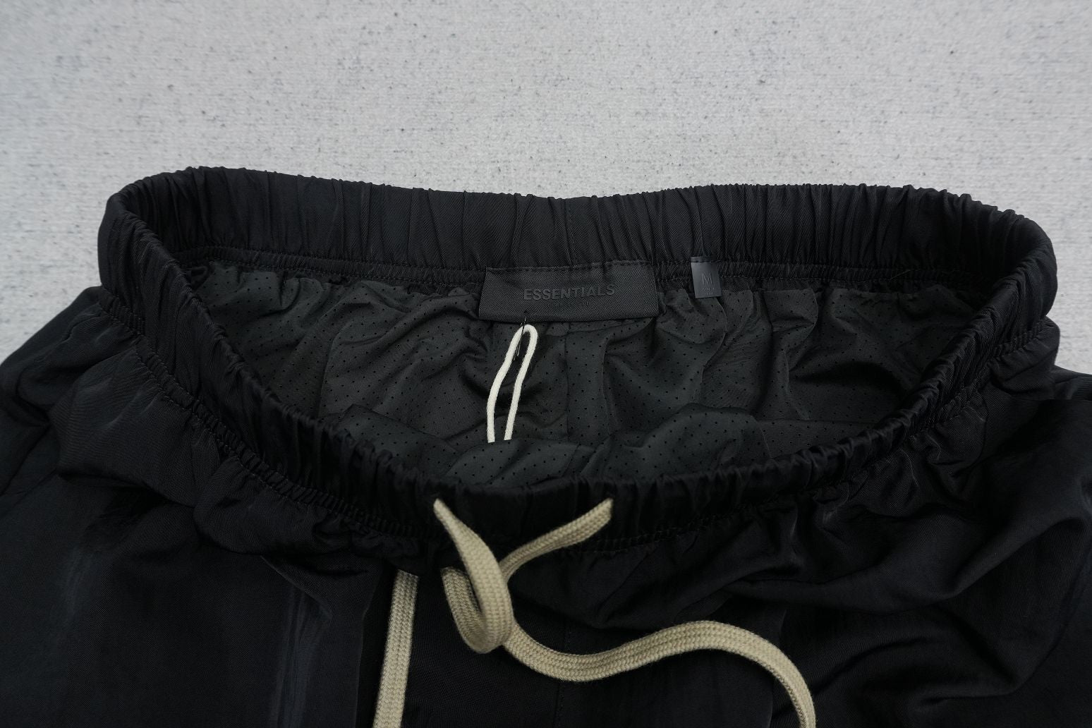 F - SWEATPANTS