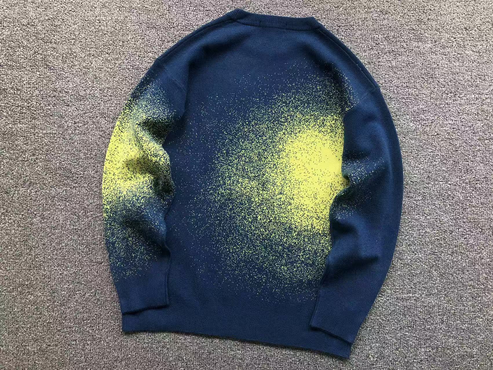 L - SWEATER