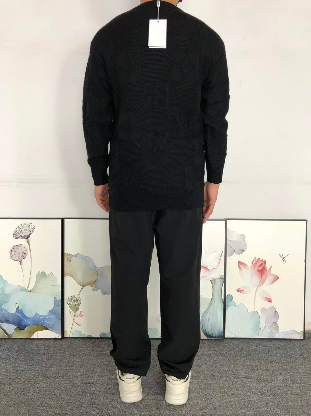 L - SWEATER