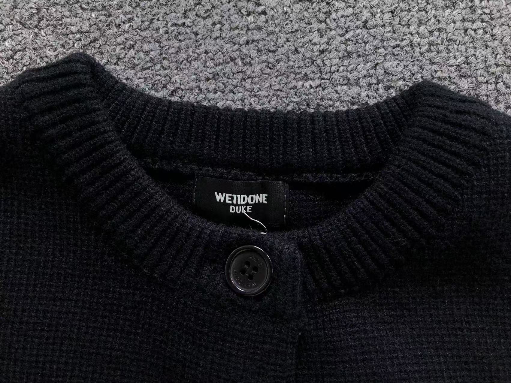 W - SWEATER