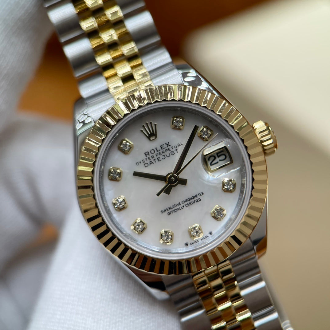 M - Watch
