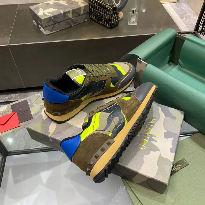 V - SNEAKERS