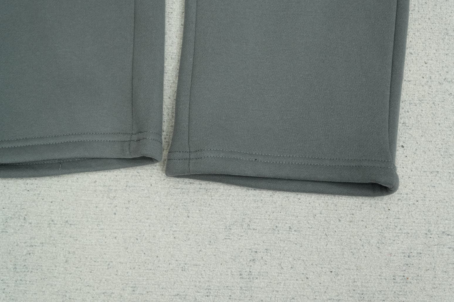 B - SWEATPANTS