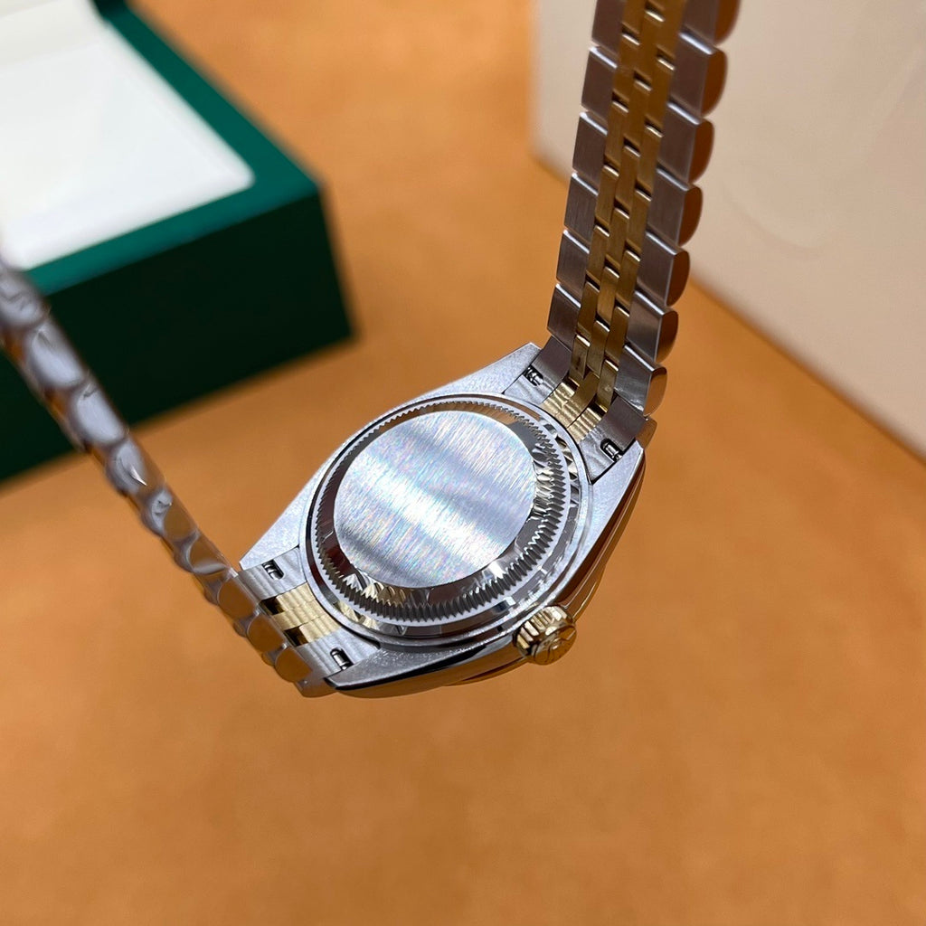 M - Watch