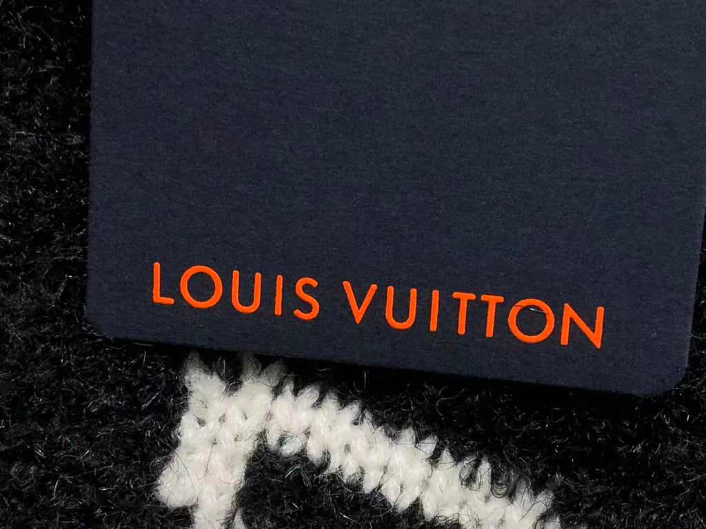 L - SWEATER