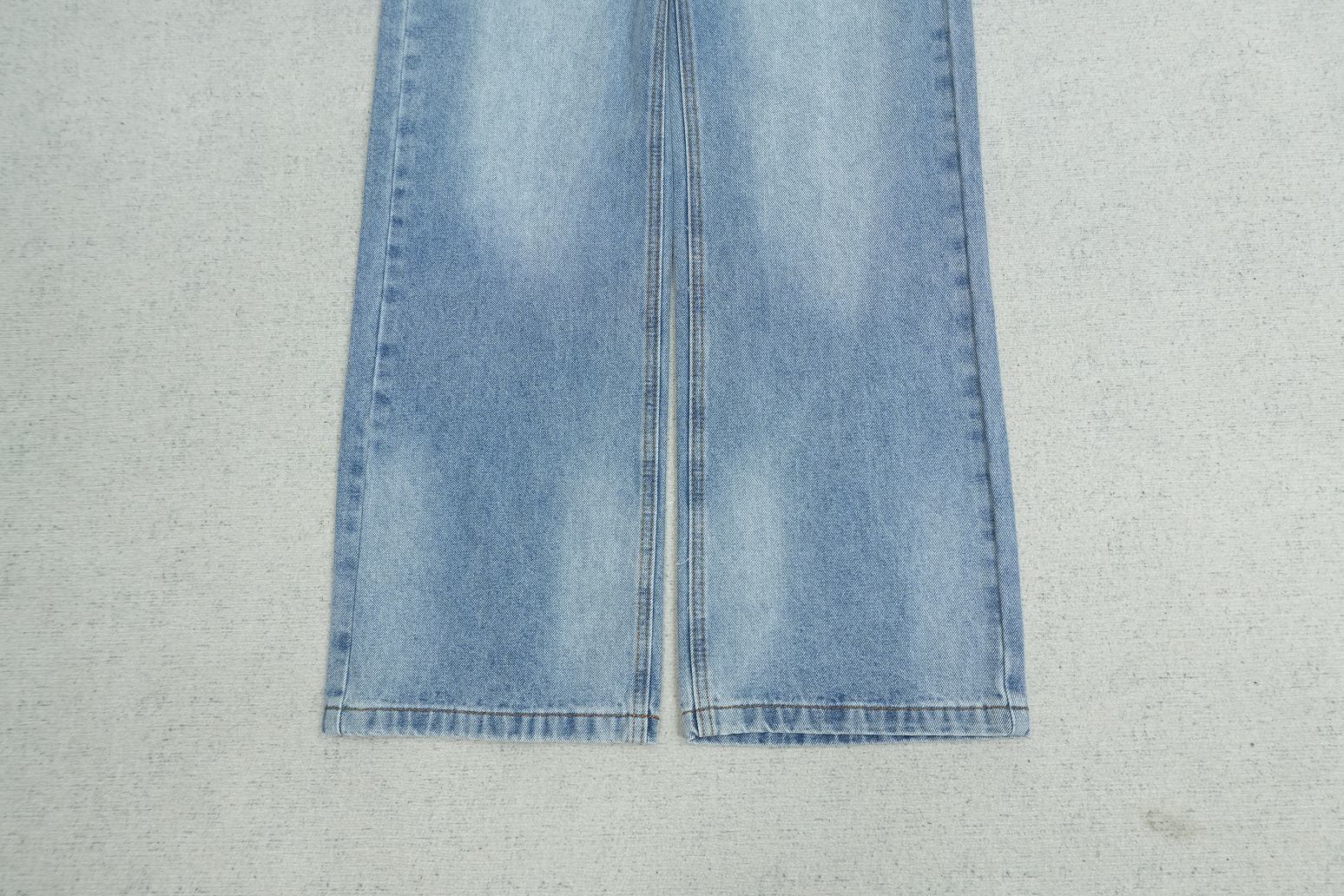 A - JEANS