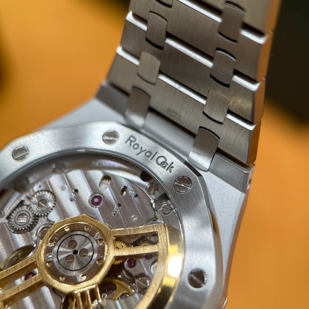 P - Watch
