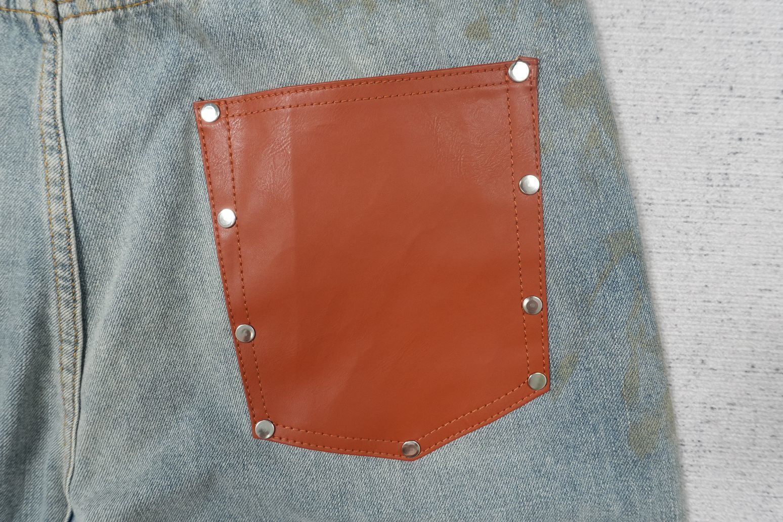 A - JEANS