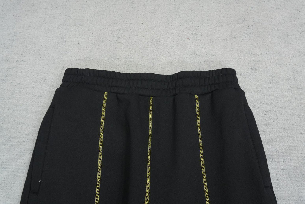 C - SWEATPANTS