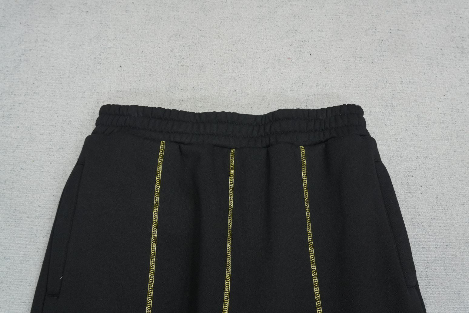 C - SWEATPANTS