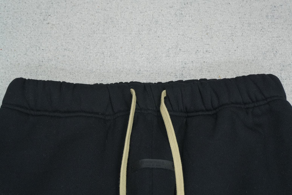 F - SWEATPANTS