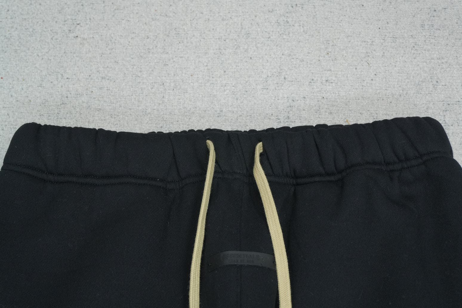 F - SWEATPANTS