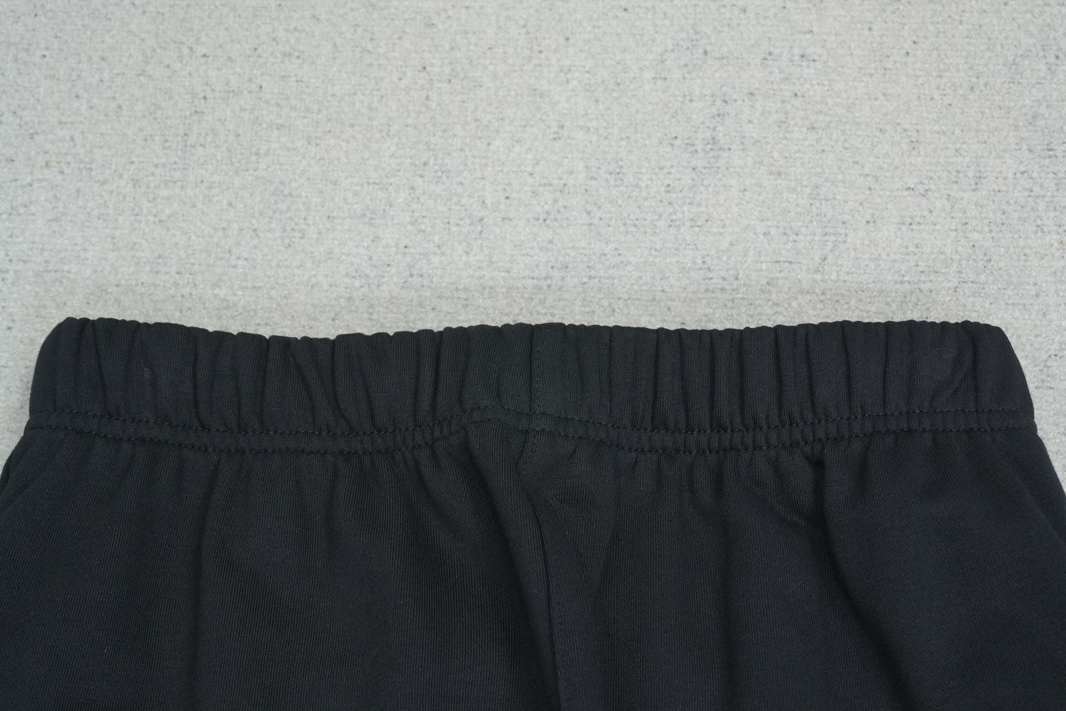 B - SWEATPANTS