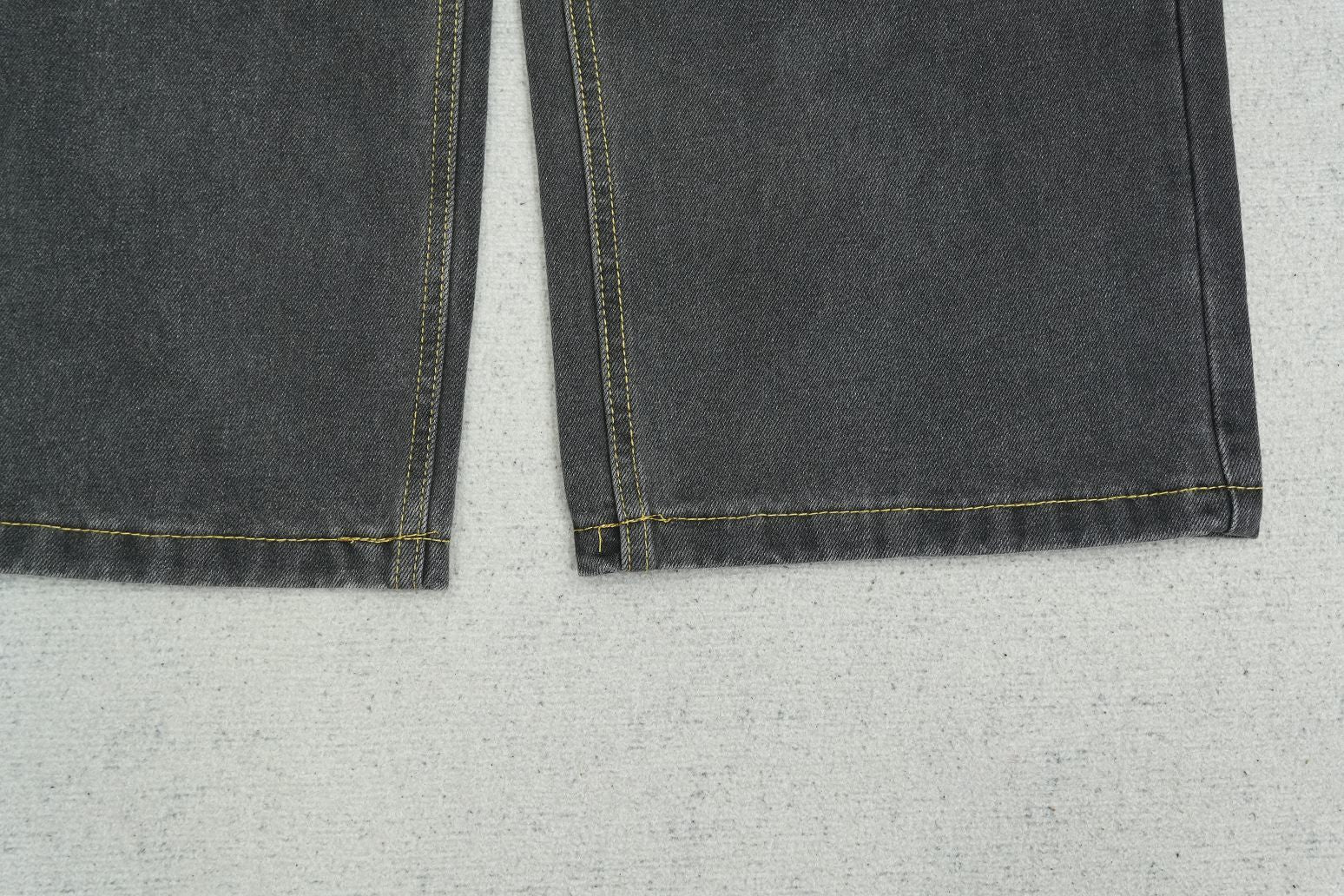 B - JEANS