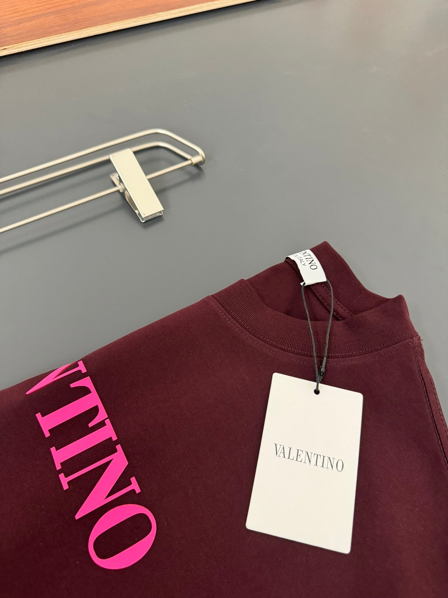 V - TSHIRT